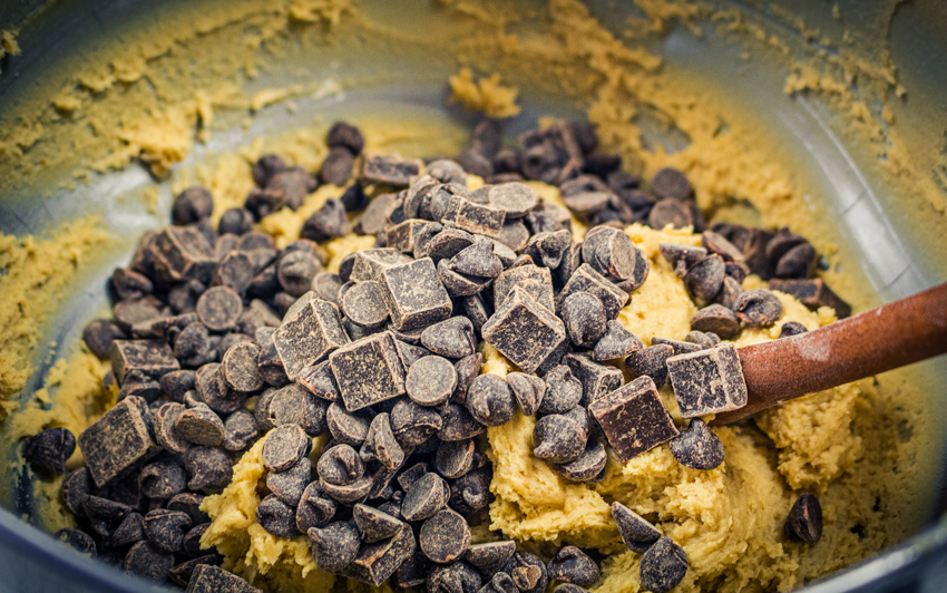 recipeBlog-mixUltimateChocolateChipCookies-01jan20-1.png