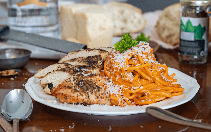 Chicken alla vodka with spaghetti-10.png