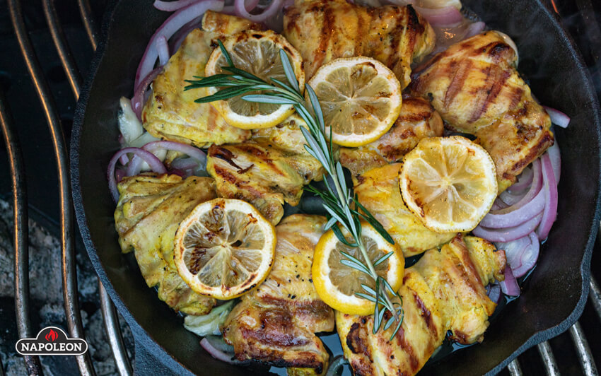 Курица на решетках гриля