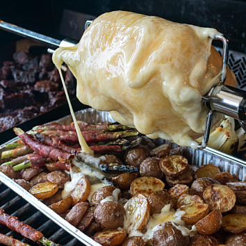 Праздничный обед на гриле