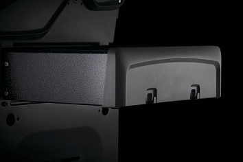 ПРОСТОРНЫЕ БОКОВЫЕ СТОЛИКИ