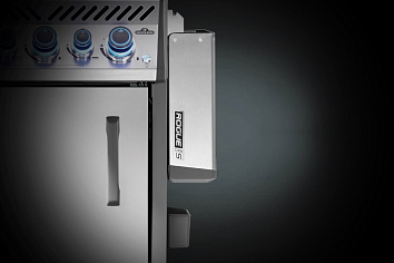 ПРАВЫЙ СТОЛИК СКЛАДЫВАЕТСЯ