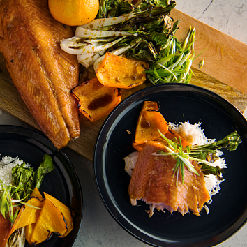 Копченый лосось в соевом соусе и кленовом сиропе