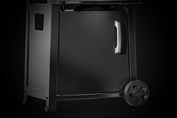 ФАСАД ОСНОВАНИЯ ЗАКРЫТ ДВЕРКОЙ