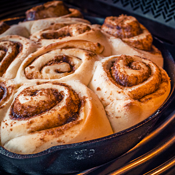 Булочки с корицей и сливочным сыром