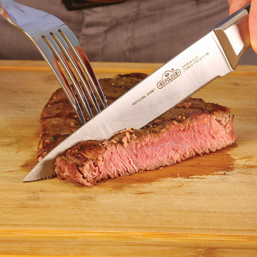 Нож для стейков с деревянной ручкой