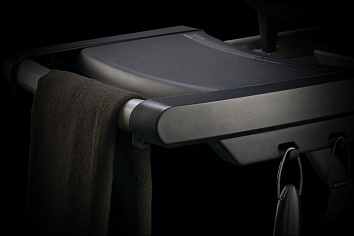 ПРОСТОРНЫЕ БОКОВЫЕ СТОЛИКИ